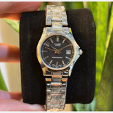 ساعت مچی زنانه کاسیو casio اصل بند استیل نقره ای صفحه نمایش گرد قرمز جذاب وخاص