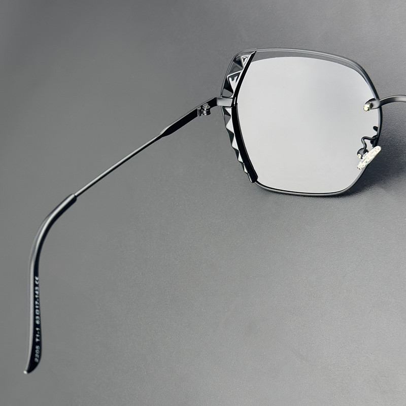 عینک آفتابی پروانه ای زنانه مدل P2205T1-1 Polarized Obsidian