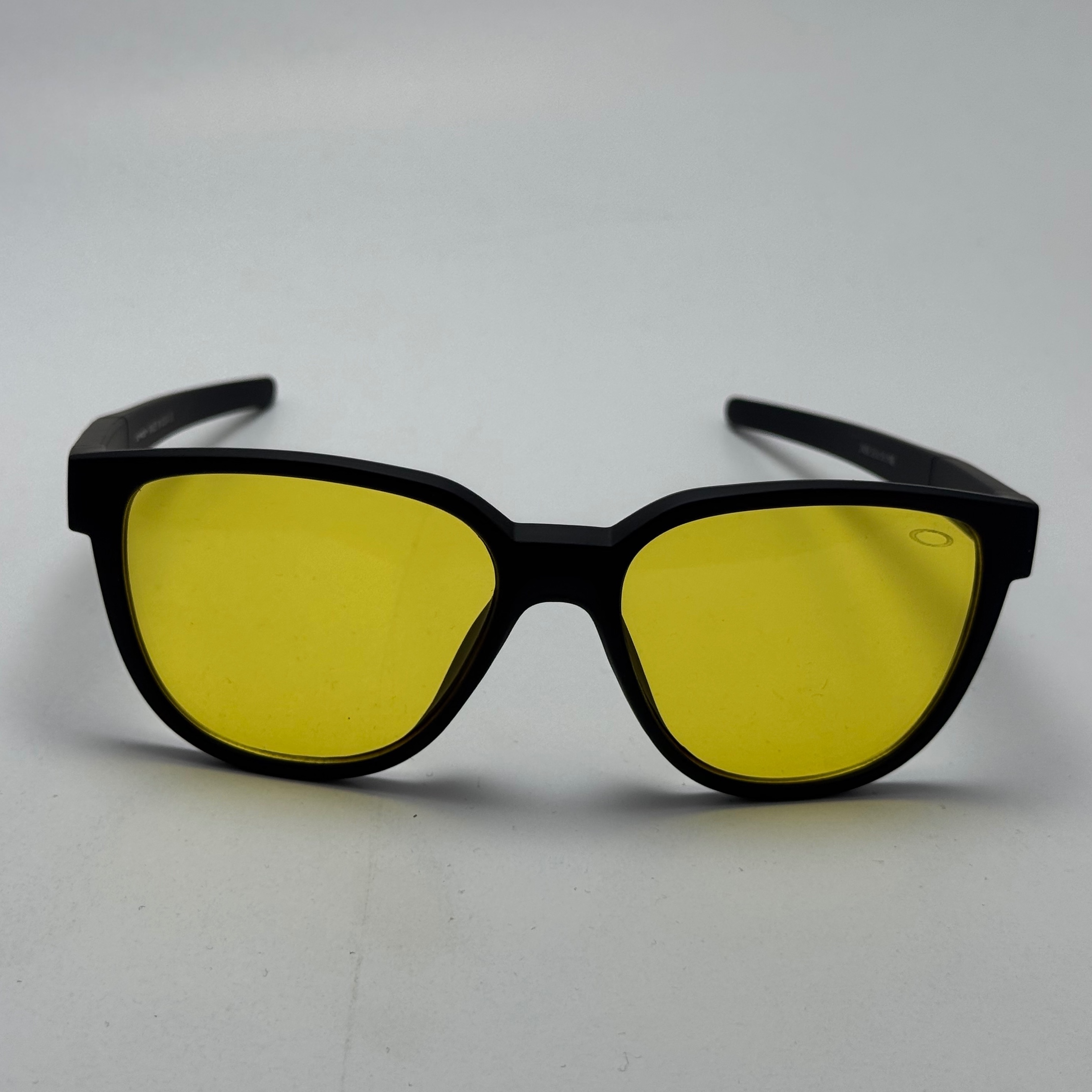 عینک آفتابی و شب اوکلی سبک OAKLEY زرد کد 2435