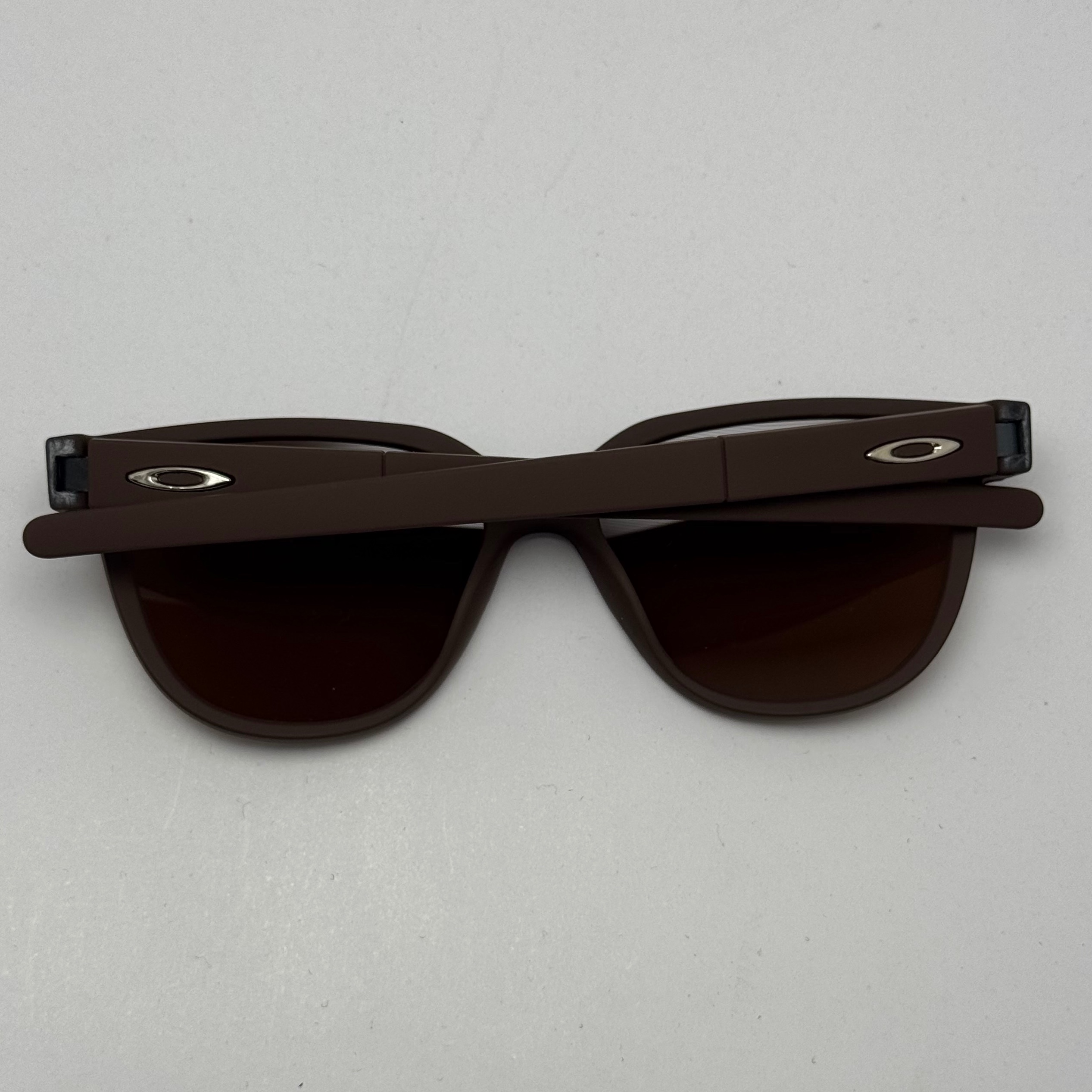 عینک آفتابی اوکلی سبک OAKLEY آمریکایی قهوه ای کد 2435