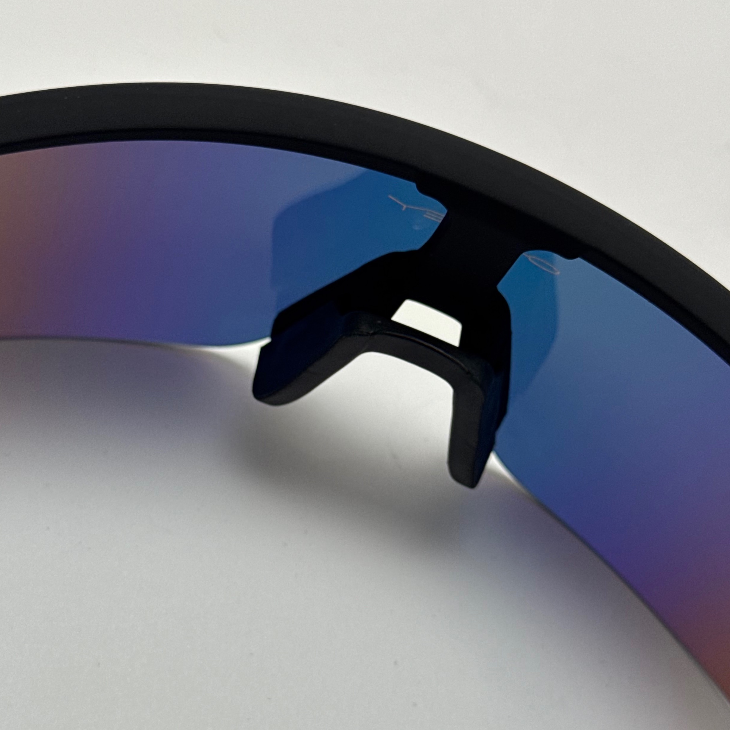 عینک آفتابی اسپرت اوکلی OAKLEY مدل SUTRO فریم مشکی عدسی آتیشی