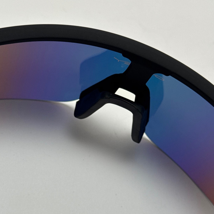 عینک آفتابی اسپرت اوکلی OAKLEY مدل SUTRO فریم مشکی عدسی آتیشی