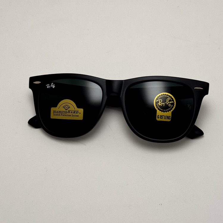 عینک آفتابی ریبن ویفرر شیشه سنگ مشکی که همراه پک کامل ریبن Rayban WAYFARER RB 2140 سایز 54