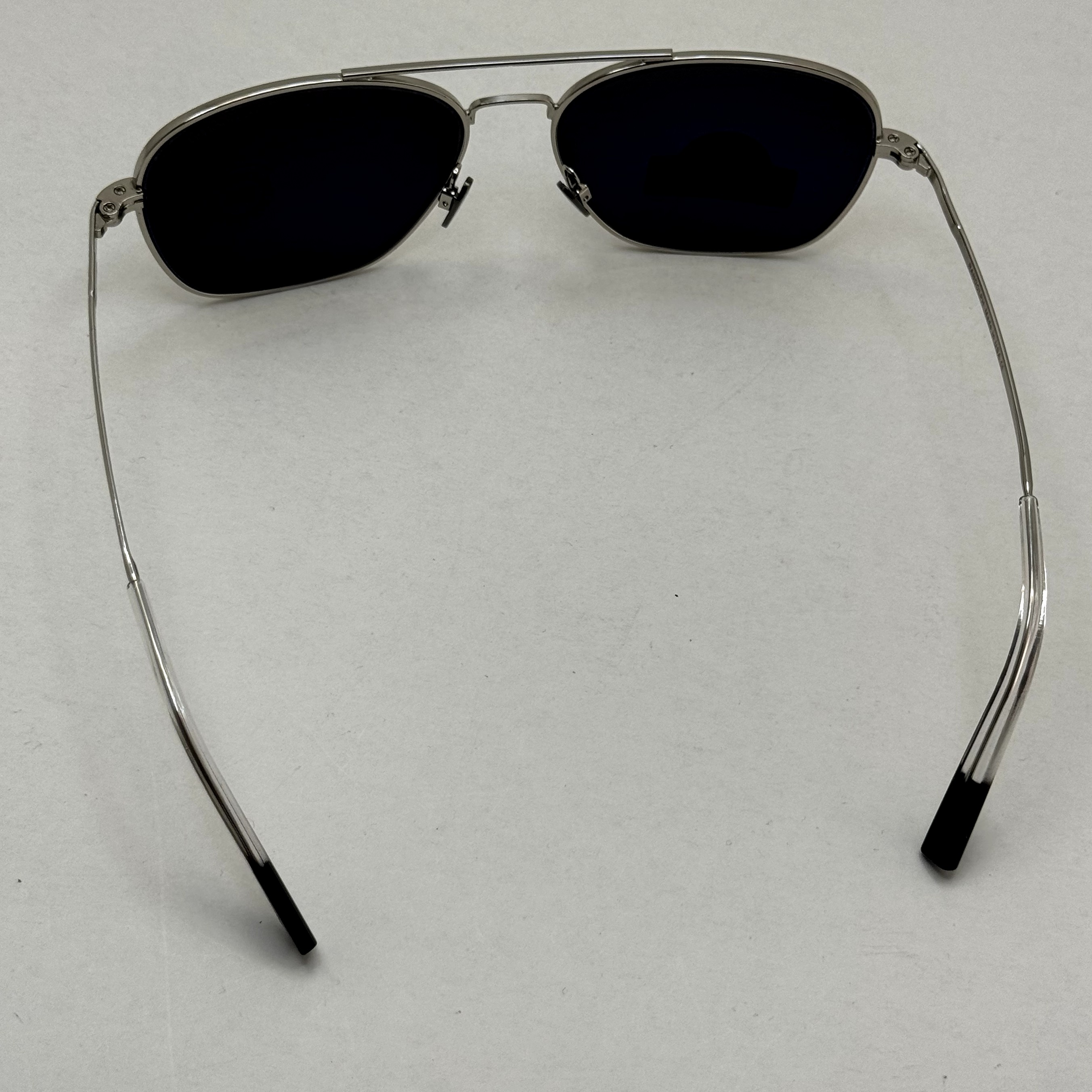 عینک آفتابی خلبانی رندولف شیشه سنگ آنتی رفلکس مشکی فریم نقره ای فول پک RANDOLPH AVIATOR RE 58 WHITE GOLD