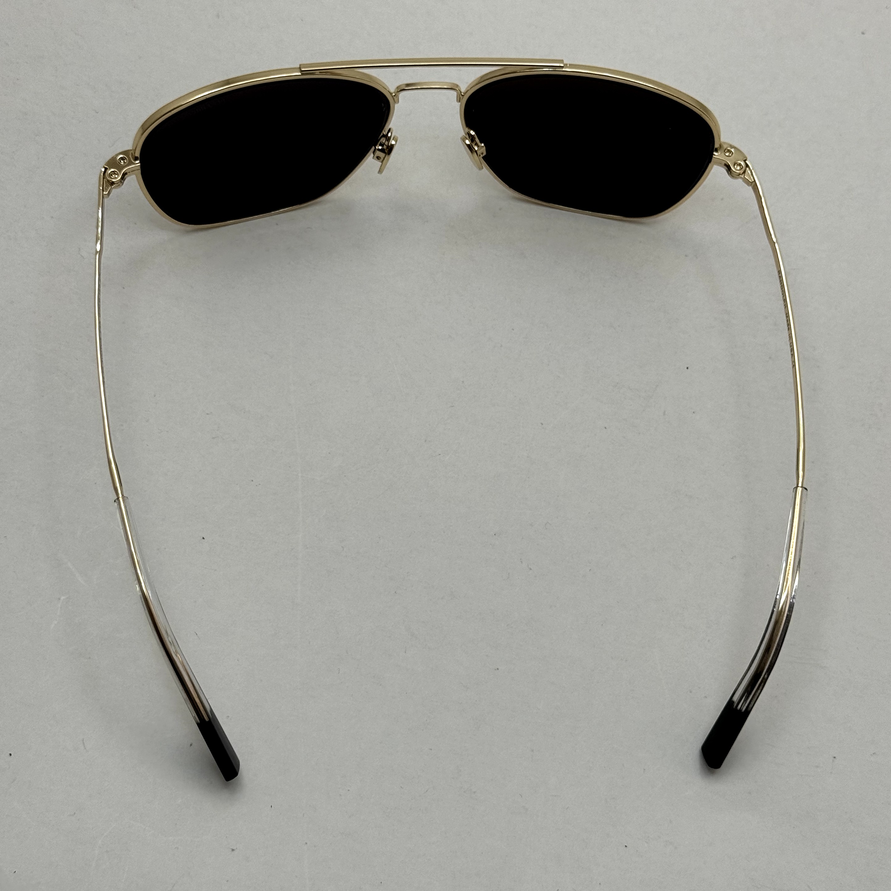 عینک آفتابی خلبانی رندولف شیشه سنگ آنتی رفلکس مشکی فریم طلایی فول پک RANDOLPH AVIATOR RE 58 24K GOLD