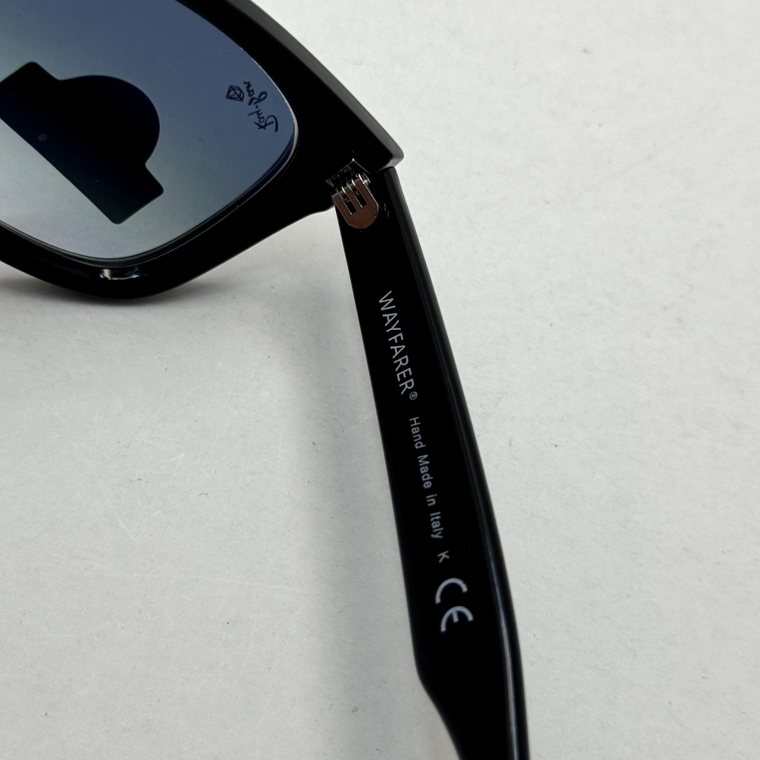 عینک ریبن ویفرر reyban WAYFARER سایز 50 آبی هایلایت به همراه پک کامل و اچار مخصوص عینک RB 2140