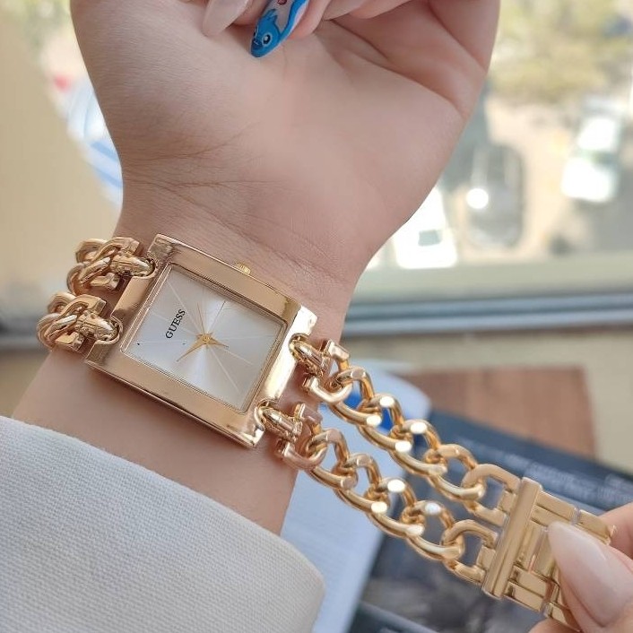 ساعت مچی زنانه گس GUESS بند کارتیر زنجیری طلایی