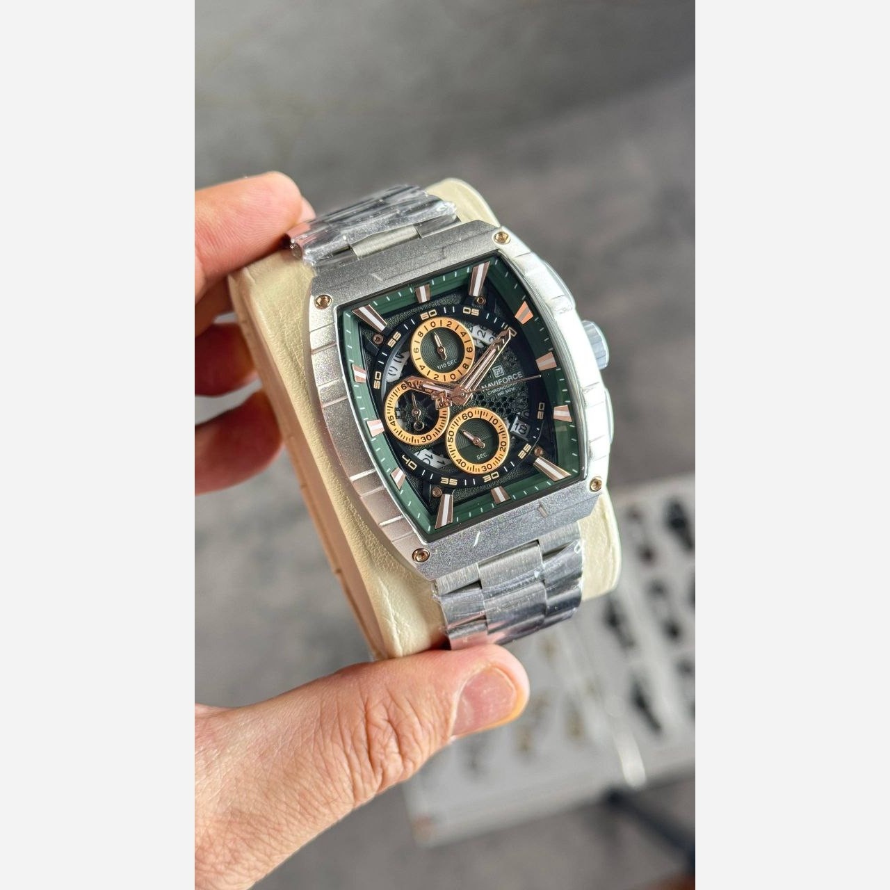 ساعت مچی مردانه ارجینال نیوی فورس Naviforce سه موتور فعال ضد آب صفحه سبز ارسال رایگان