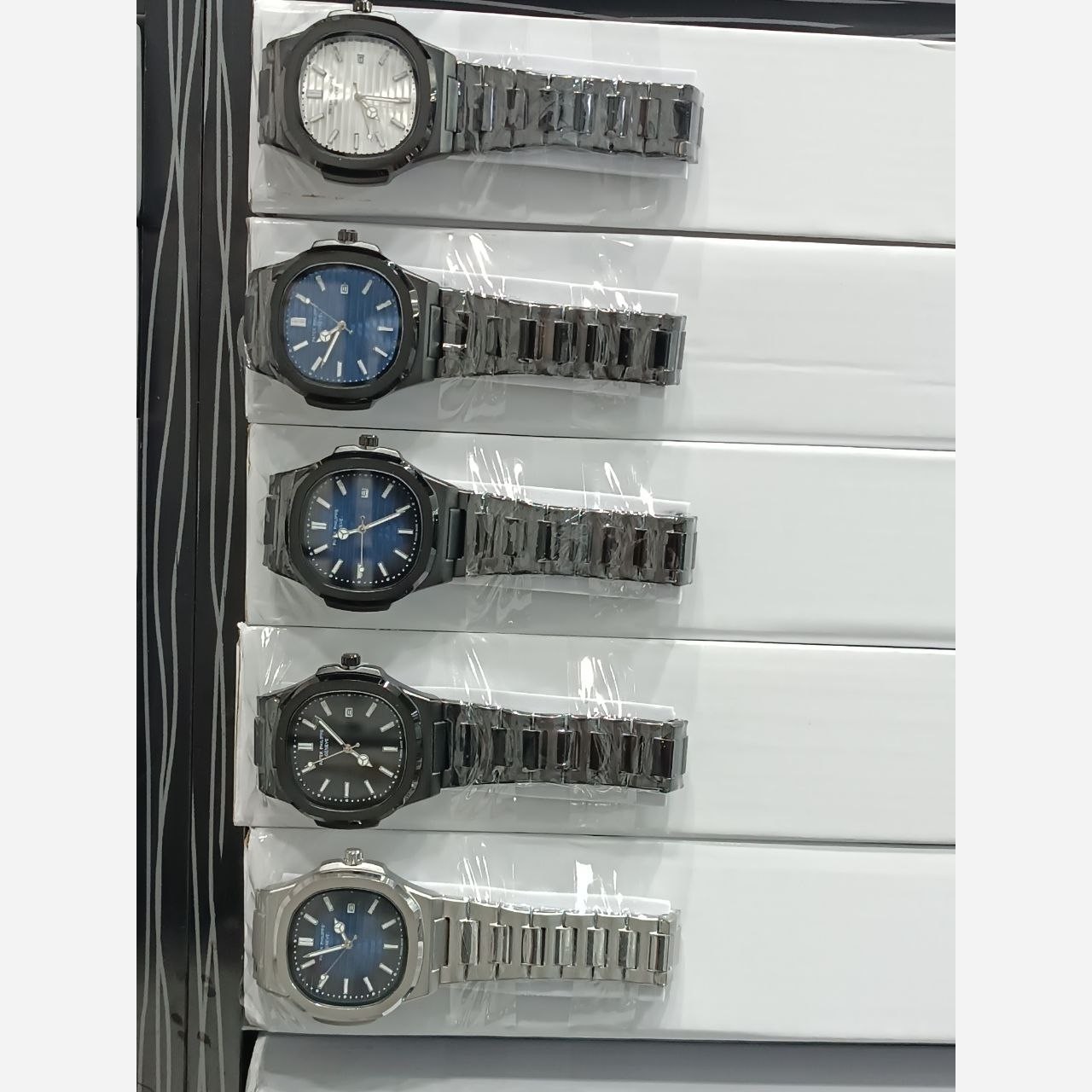 ساعت مچی مردانه پتک فیلیپ ناتیلوس کیفیت درجه یک Patek philippe natilous با جعبه و ارسال رایگان در رنگبندی کامل