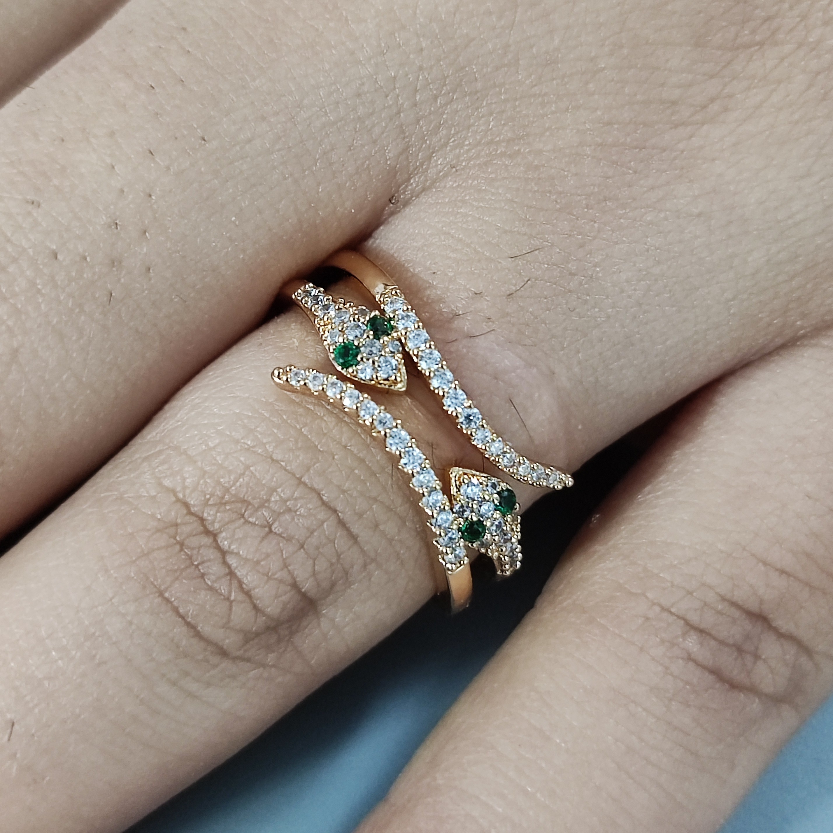 انگشتر مار نگین دار فری سایز برند CM رنگ ثابت