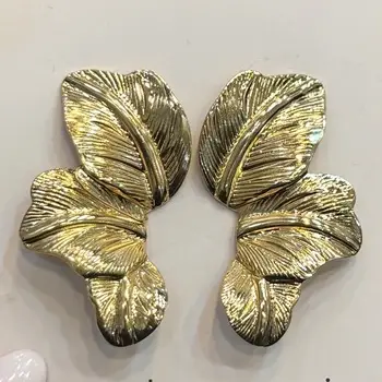گوشواره زنانه و دخترانه آبکاری نقره طرح گلبرگ ضد حساسیت و رنگ ثابت کد agy (پس کرایه)
