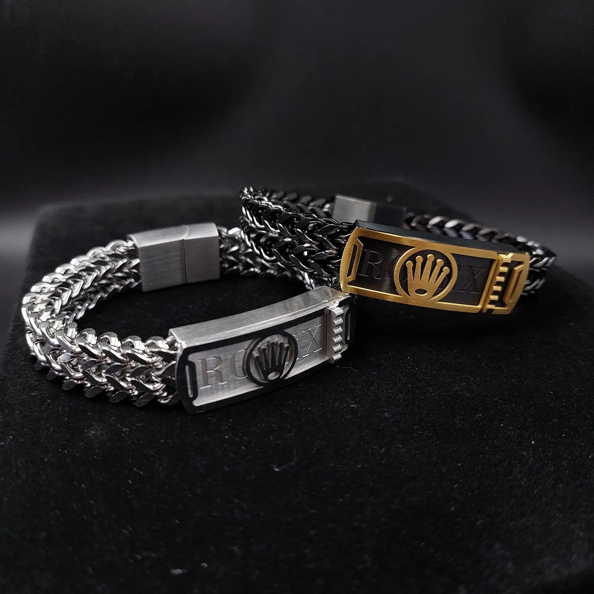دستبند مردانه پلاک طرح رولکس ROLEX زنجیر چهار وجهی دولاین استیل رنگ ثابت کد amp (پس کرایه)