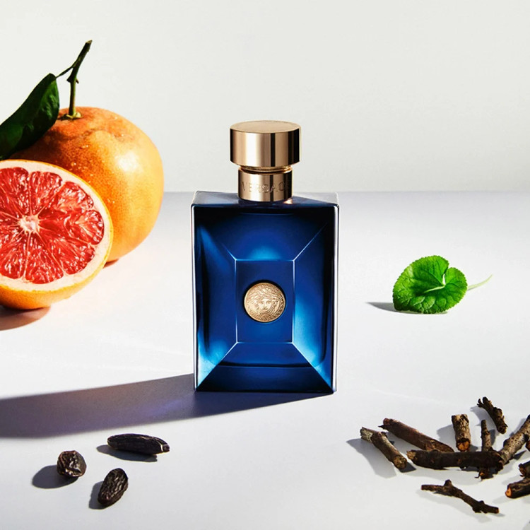 عطر ادکلن ورساچه دیلان بلو (آبی) مردانه خنک و تند و شیرین - Versace Dylan Blue درجه 1 (پس کرایه)