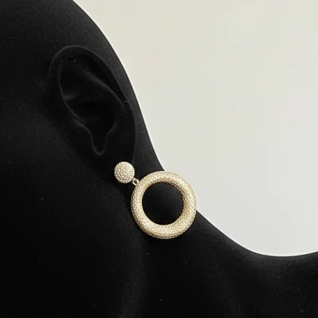 گوشواره زنانه مدل کلاسیک حلقه ای رنگ طلایی و نقره ای آبکاری نقره ضد حساسیت رنگ ثابت کد zmc (پس کرایه)