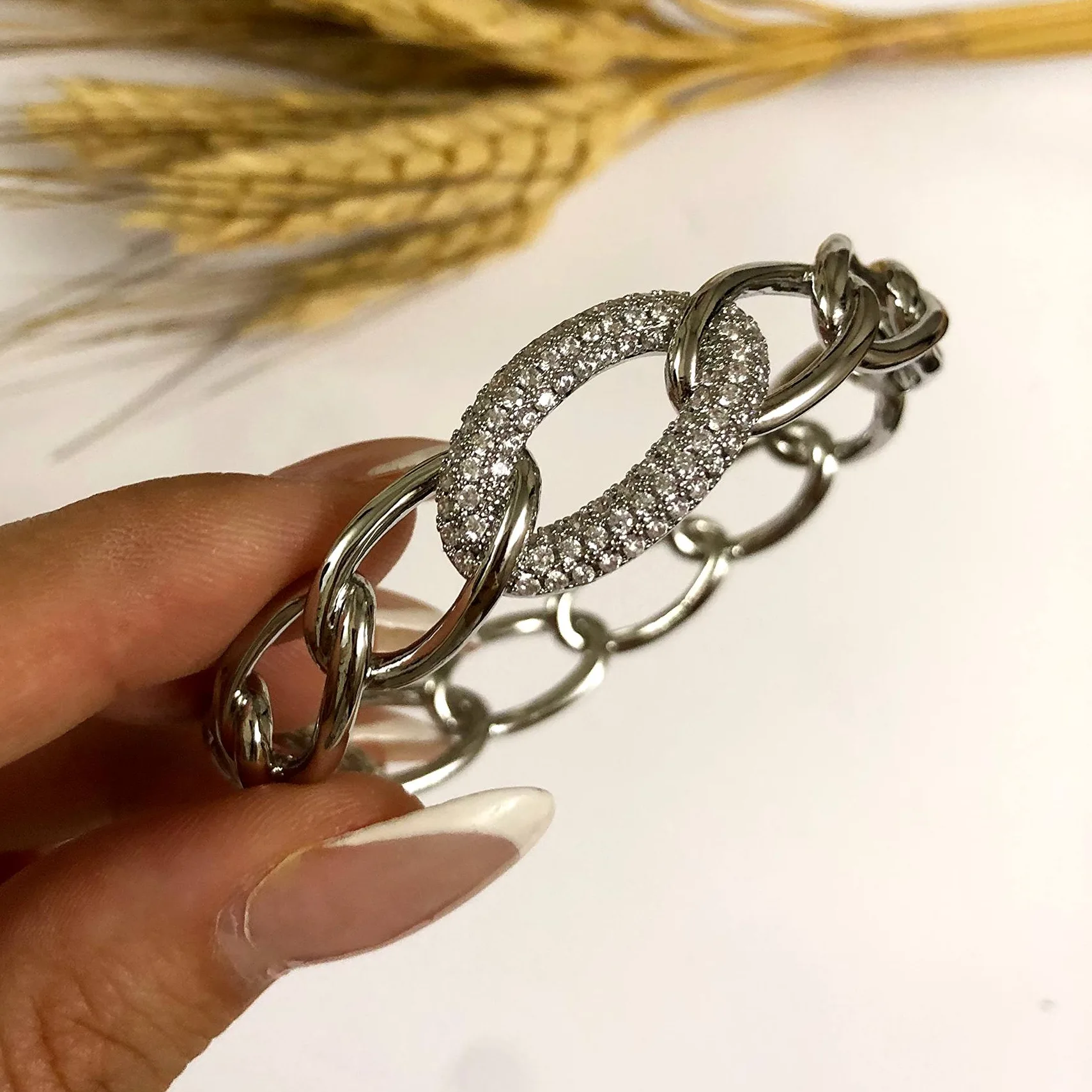 نیم ست دستبند و انگشتر زنانه کارتیر Cartier نگین کاری شده رنگ طلایی و نقره ای ضد حساسیت رنگ ثابت کد zsm (پس کرایه)