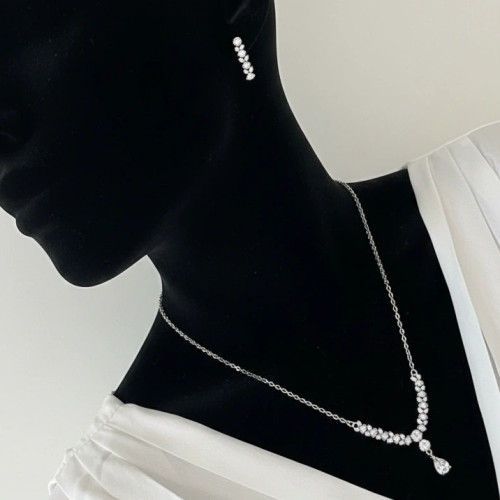 ست گردنبند و گوشواره زنانه طرح آویز اشک جواهری نگین زیرکن رنگ نقره ای آبکاری نقره رنگ ثابت کد zmc (پس کرایه)