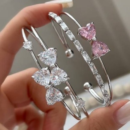 دستبند بنگل زنانه طرح جواهری و پاپیونی و قلب فری سایز freesize رنگ ثابت با کیفیت بالا کد zmc (پس کرایه)