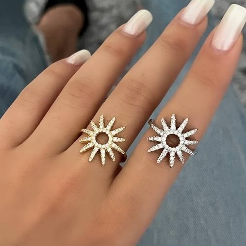 انگشتر زنانه طرح کارتیر Cartier نگین کاری شده فری سایز freesize رنگ ثابت با کیفیت بالا کد zmc (پس کرایه)