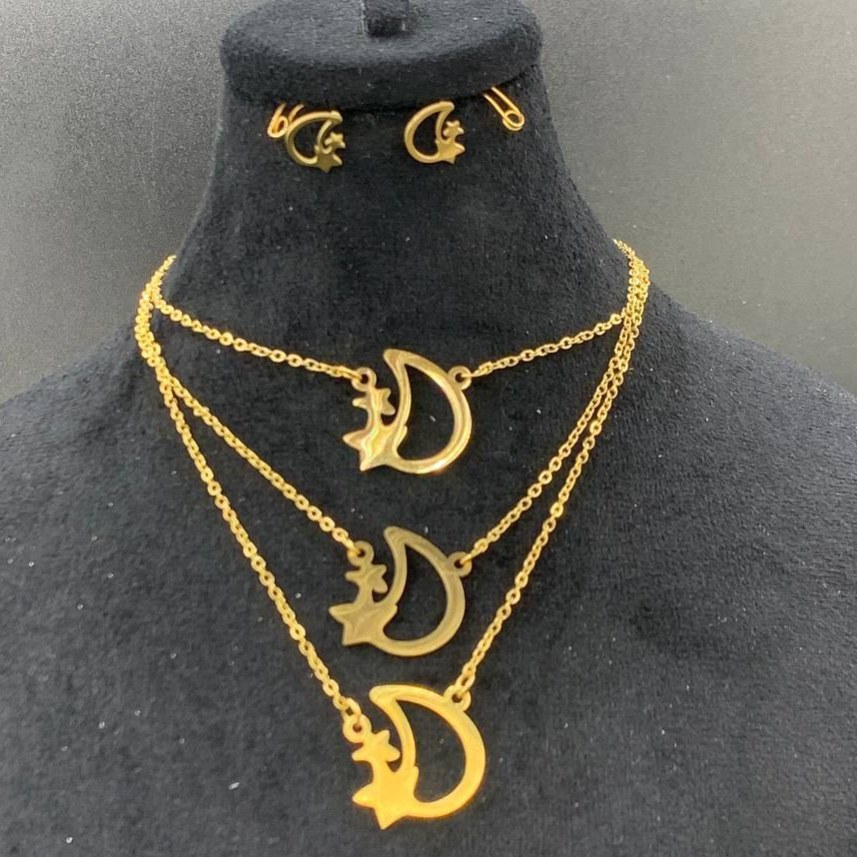 نیم ست گردنبند سه لاین و گوشواره زنانه مینیمال طرح ماه رنگ کاملا ثابت کد zel (پس کرایه)