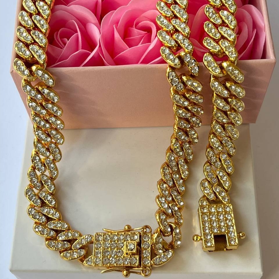 دستبند و گردنبند زنانه طرح کارتیر Cartier فول نگین کاری شده رنگ ثابت با کیفیت بالا کد zel (پس کرایه)