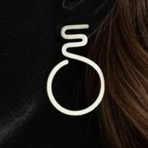 گوشواره های زنانه مینیمال در طرح های متنوع رنگ کاملا ثابت کد ztj (پس کرایه)