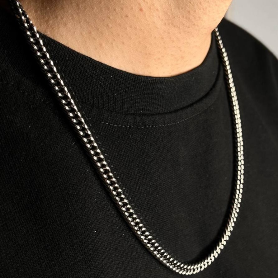 گردنبند مردانه مدل کارتیه Cartier سیاه قلم جنس استیل عیار 316 رنگ کاملا ثابت کد ztk (پس کرایه)