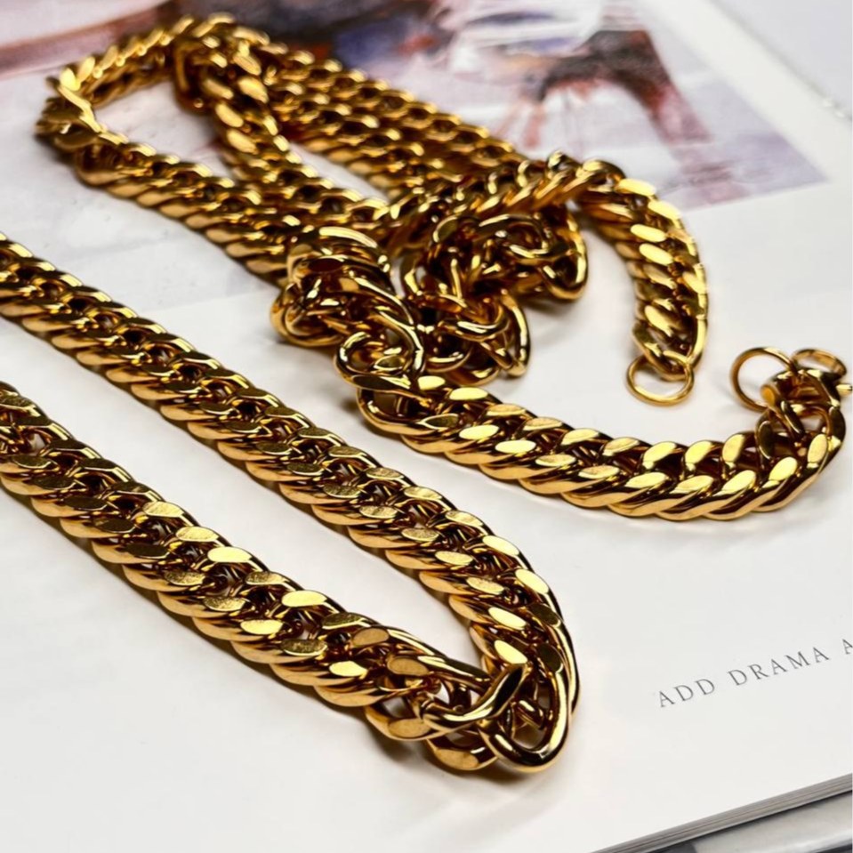 ست گردنبند و دستبند مردانه طرح کارتیر Cartier جنس استیل عیار 316 رنگ کاملا ثابت کد ztk (پس کرایه)