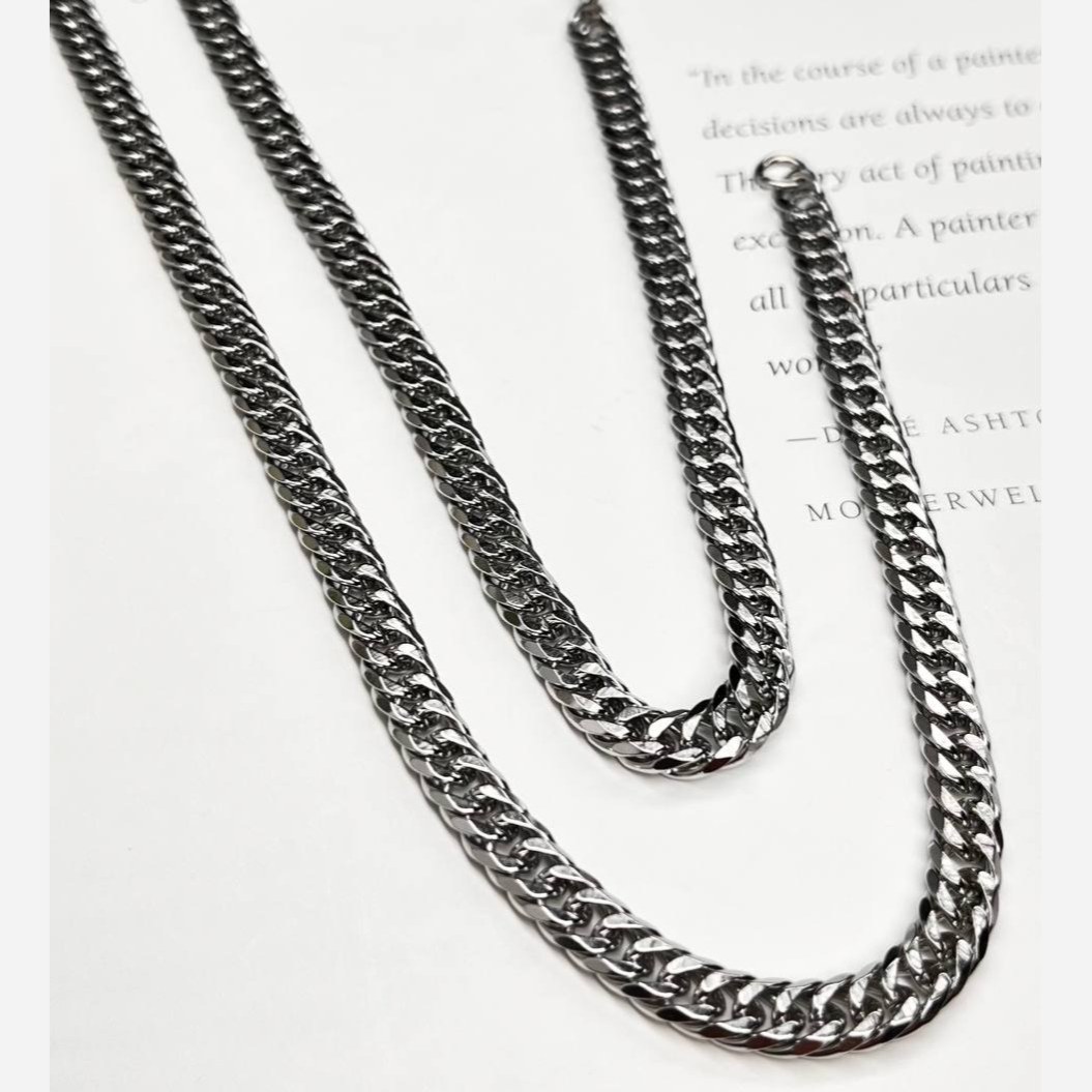 گردنبند مردانه مدل کارتیه Cartier جنس استیل عیار 316 رنگ ثابت کد ztk (پس کرایه)