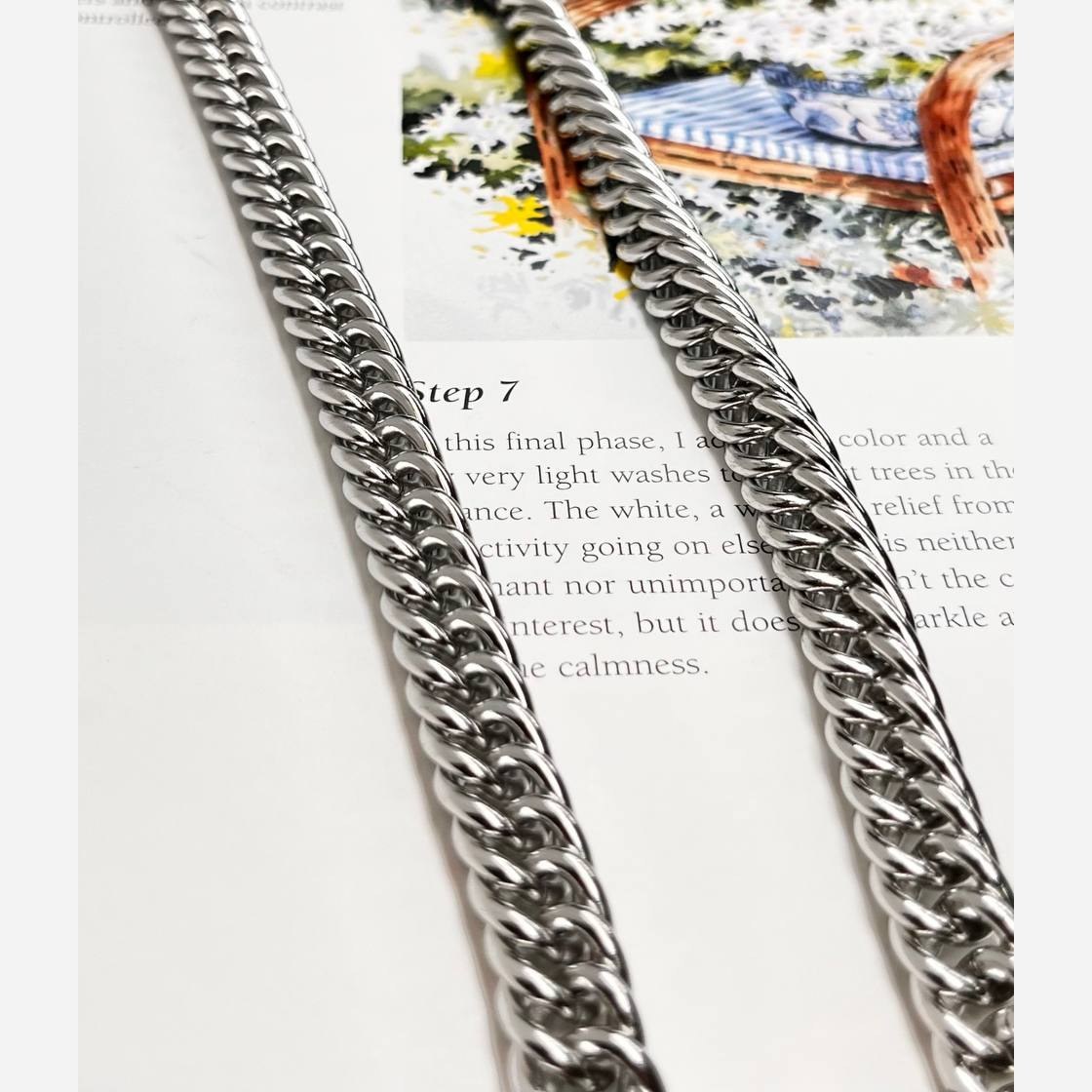 گردنبند مردانه طرح کارتیه Cartier استیل عیار 316 رنگ ثابت کد ztk (پس کرایه)