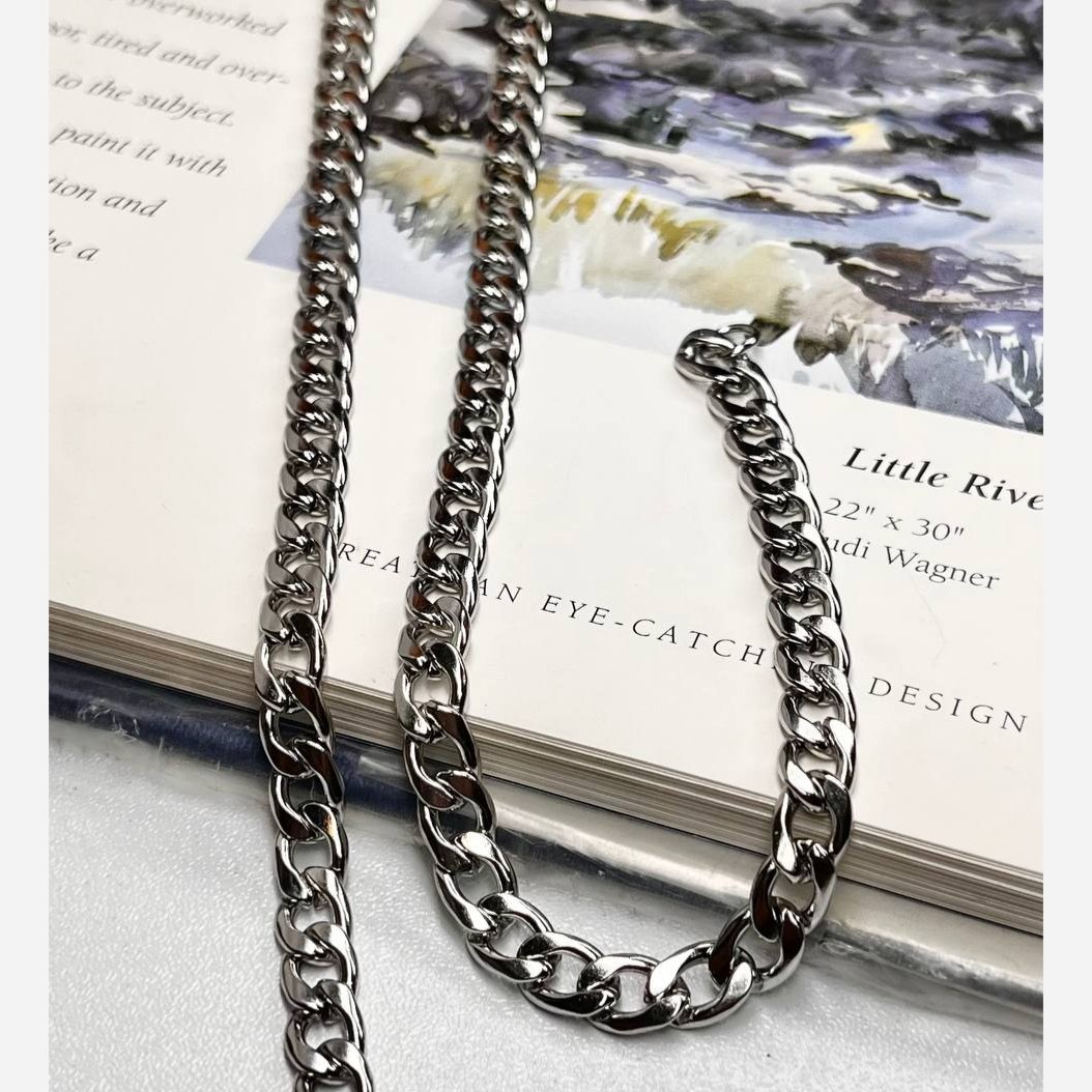 گردنبند مردانه طرح کارتیه Cartier جنس استیل عیار 316 رنگ ثابت کد ztk (پس کرایه)