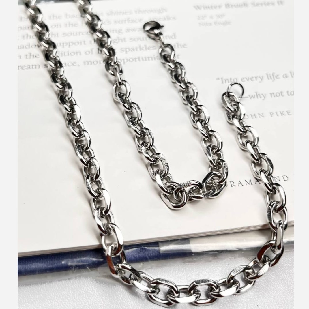 گردنبند مردانه طرح کارتیه Cartier جنس استیل عیار 316 رنگ ثابت کد ztk (پس کرایه)
