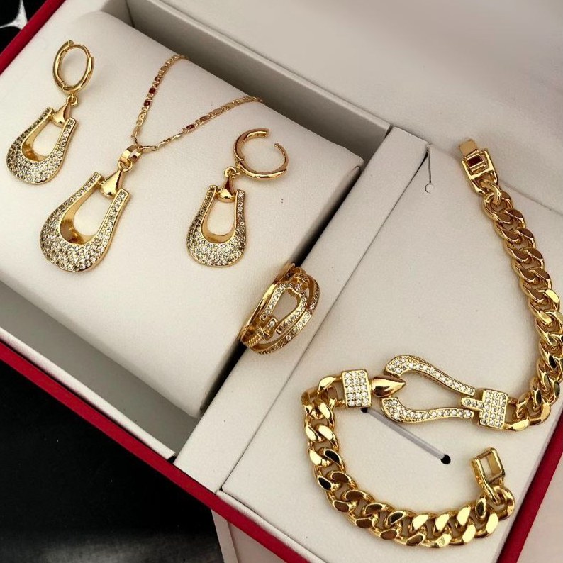 ست کامل زنانه طرح کارتیه Cartier نگین کاری شده رنگ ثابت کد zsm (پس کرایه)