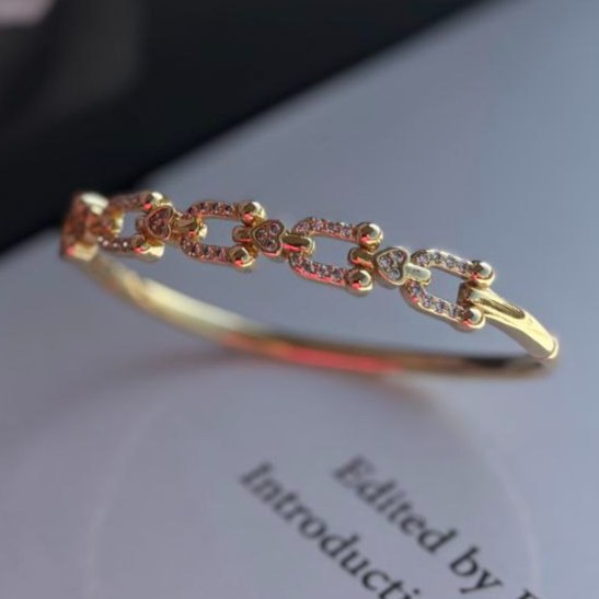 دستبند النگویی نگین دار زنانه طرح کارتیه Cartier فری سایز freesize رنگ ثابت کد sm (پس کرایه)