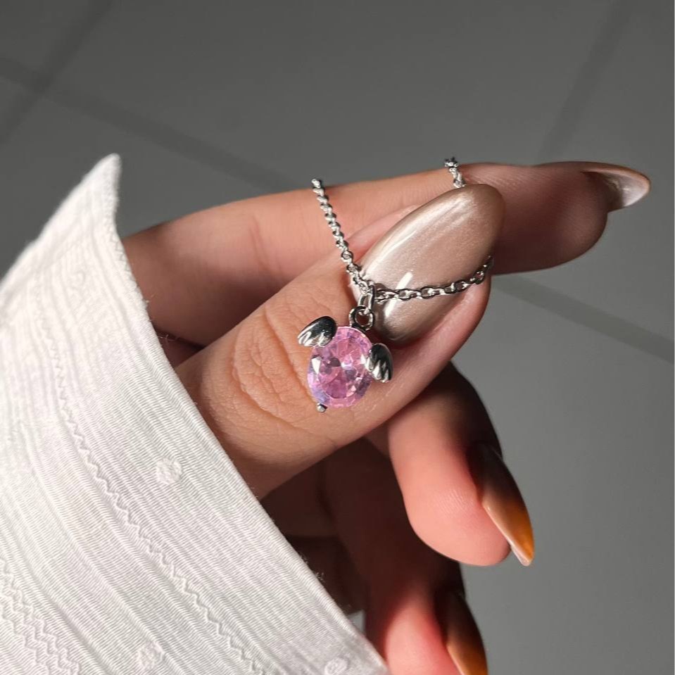 گردنبند و آویز زنانه نگین دار طرح گل بابونه نقره ای رنگ کاملا ثابت کد tk (پس کرایه)