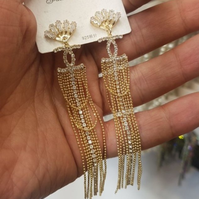 گوشواره طرح شنل Chanel آویز تنوع طرح رنگ کاملا ثابت کد bn (پس کرایه)
