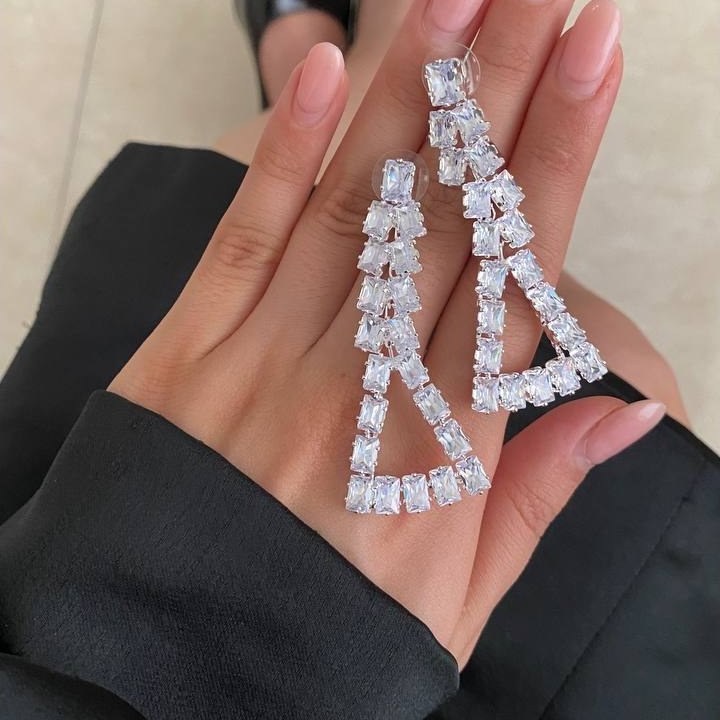 گوشواره زنانه طرح دو گل مروارید آویز تنوع طرح رنگ کاملا ثابت کد tj (پس کرایه)