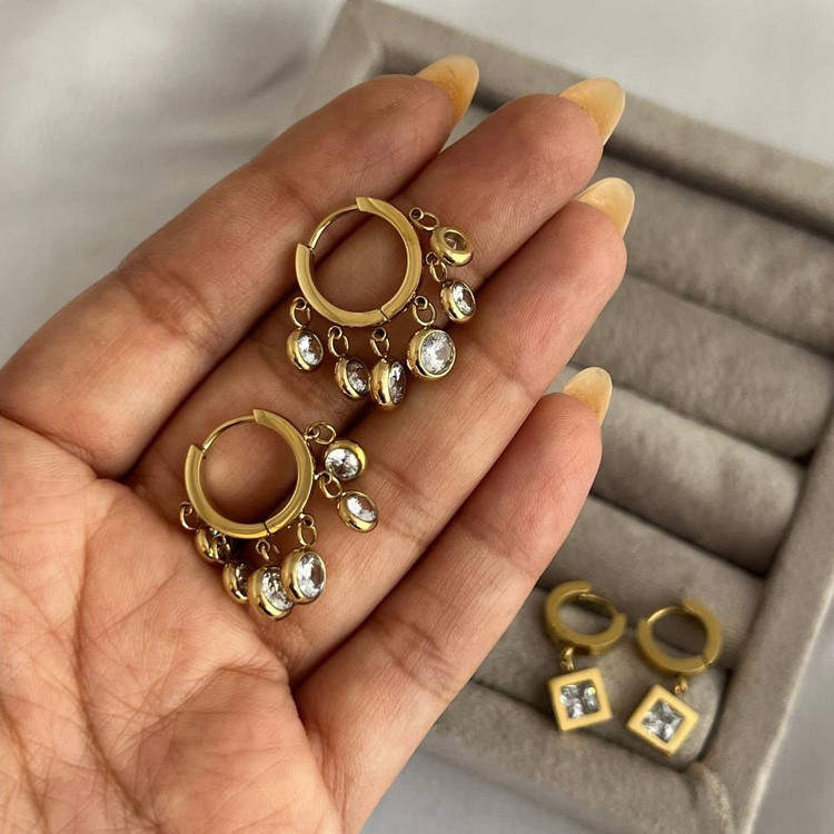 گوشواره استیل زنانه طرح قلب آویز حلقه ای تنوع طرح رنگ ثابت کد tj (پس کرایه)
