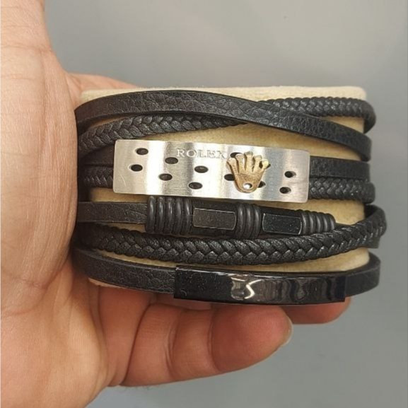 دستبند چرمی قفل و پلاک استیل مردانه طرح رولکس Rolex کیفیت چرم عالی تنوع طرح رنگ ثابت کد bn (پس کرایه)