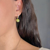 گوشواره طرح جواهری (میخ نقره) طرح مثلث نگین تنوع طرح رنگ ثابت کد tk (پس کرایه)