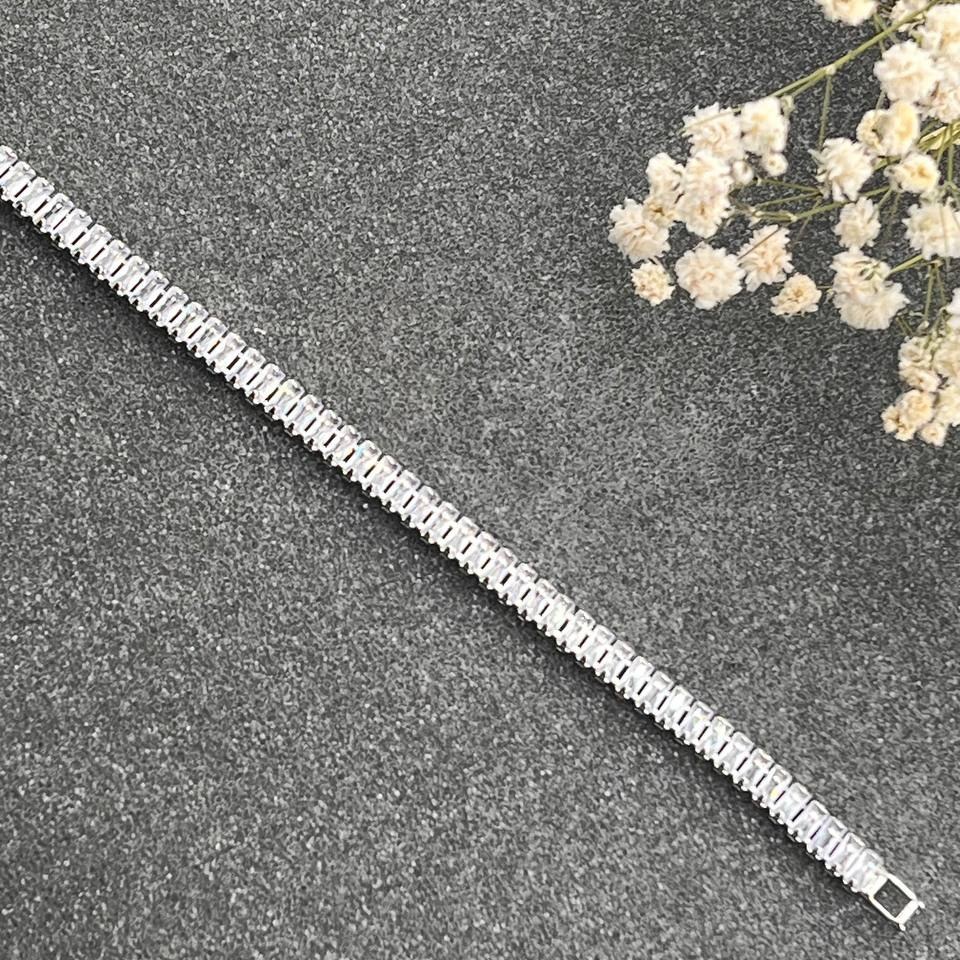دستبند زنانه طرح تنیسی نگین باگت تنوع طرح رنگ ثابت کد ki (پس کرایه)