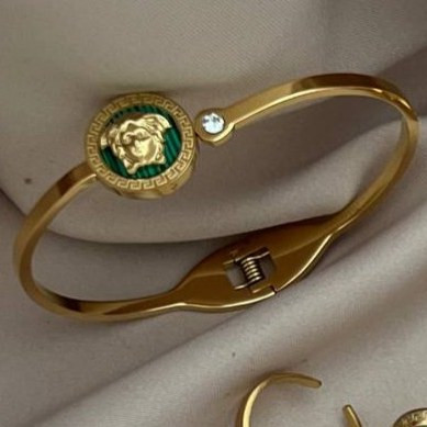 ست کامل گردنبند و ساعت رومانسون و دستبند و انگشتر و گوشواره استیل زنانه طرح ورساچه Versace رنگ ثابت کد tj (پس کرایه)