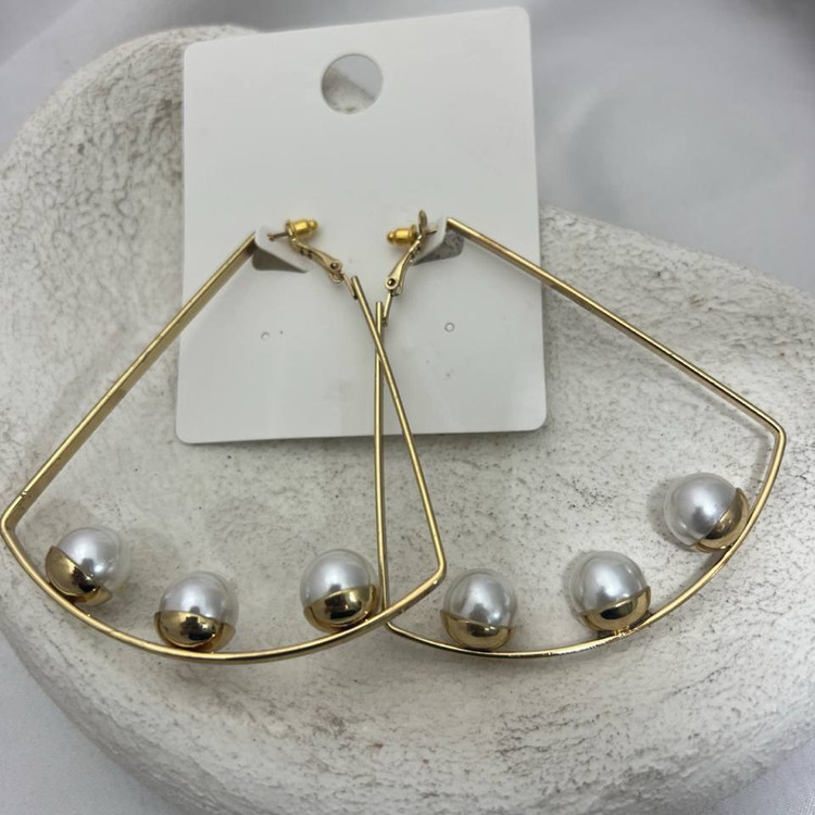 گوشواره آبکاری نقره طرح خوشه ای صدفی تنوع طرح رنگ ثابت کد tj (پس کرایه)