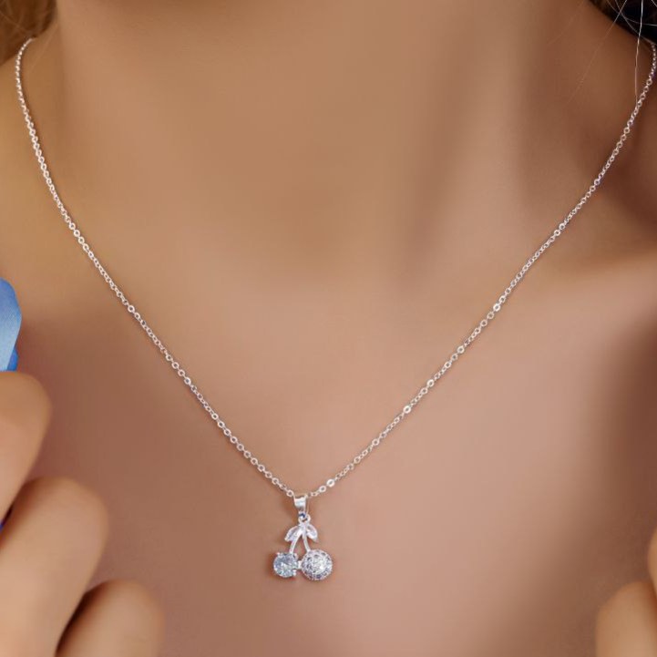 گردنبند و آویز پلاک آبکاری نقره طرح گل ونکلیف Vancleef تو خالی وسط نگین تنوع طرح رنگ ثابت کد mp