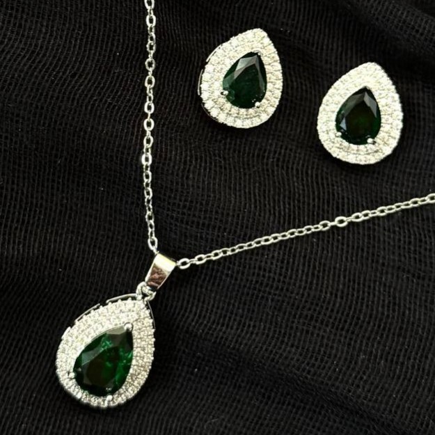 نیم ست گردنبند و گوشواره طرح جواهری زنانه طرح نگین بیضی تنوع طرح رنگ ثابت کد sm