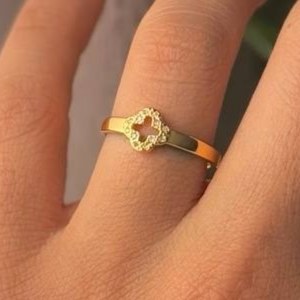 ست دستبند و انگشتر زنانه طرح پهن گل ونکلیف vancleef نگین رنگ ثابت کد sm