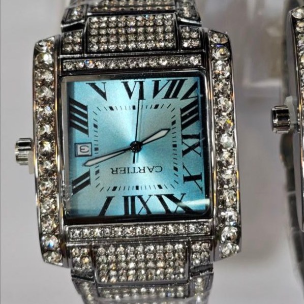 ساعت مچی زنانه کارتیر cartier فول نگین مخراج کاری تاریخ دار تنوع طرح رنگ ثابت کد vn