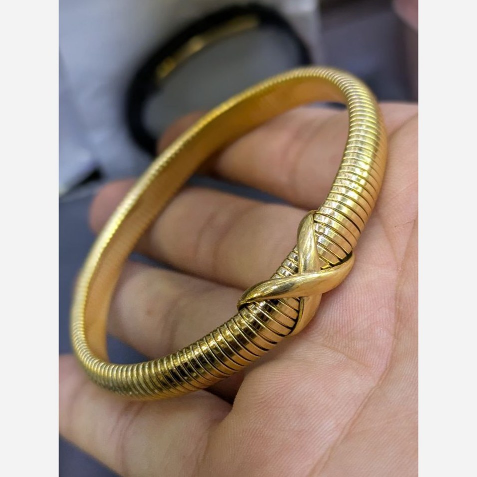 دستبند النگویی و بنگل استیل زنانه طرح ورساچ versace تنوع طرح رنگ ثابت کد sh