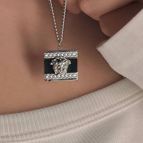 گردنبند و آویز پلاک استیل طرح دایره و بیضی آویز ورساچ VERSACE تنوع طرح رنگ ثابت