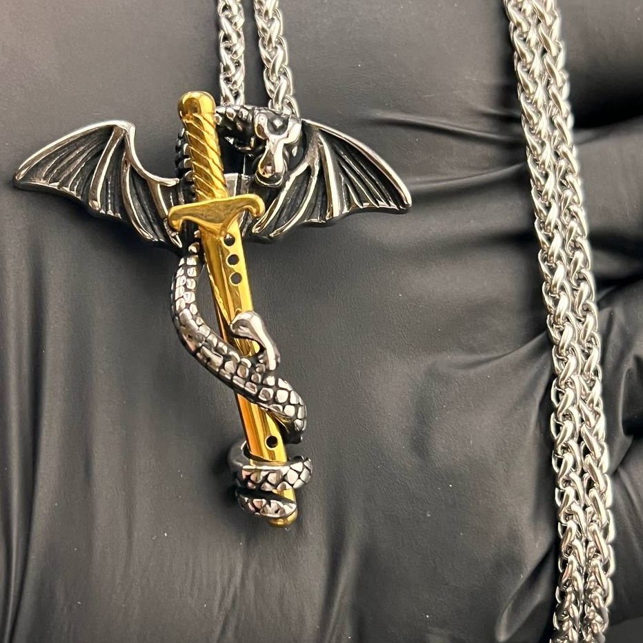 زنجیر و آویز پلاک استیل طرح چکش وایکینگ رنگ ثابت در تنوع طرح کد ki