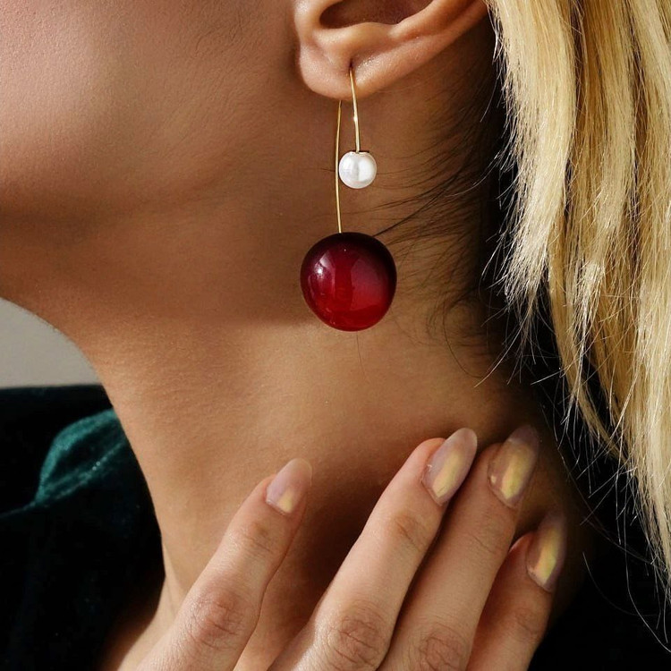 گوشواره زنانه طرح گیلاس و مروارید ضد حساسیت رنگ ثابت تنوع طرح کد mp